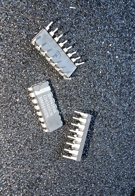 CD4046BCN = MM5646BN  || NSC || NEW & Dip16   ORIGINAL || 4  pcs