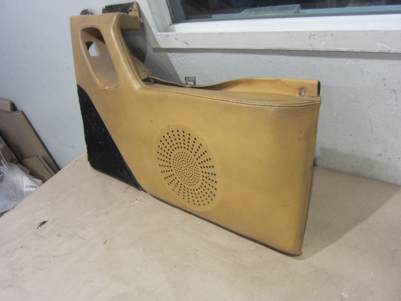 Ferrari Mondial t - RH Door Front Interior Panel - Beige - P/N  62556400