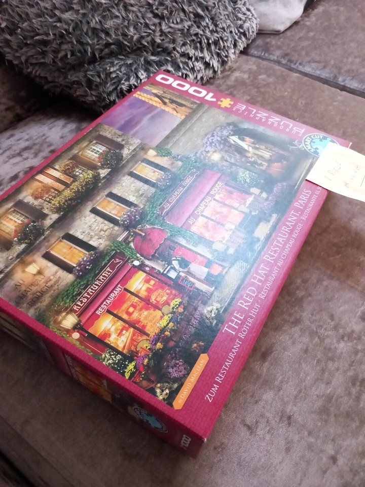 EUROGRAPHICS 1000 PIECE JIGSAW Puzzle THE RED HAT RESTAURANT 1 Piece