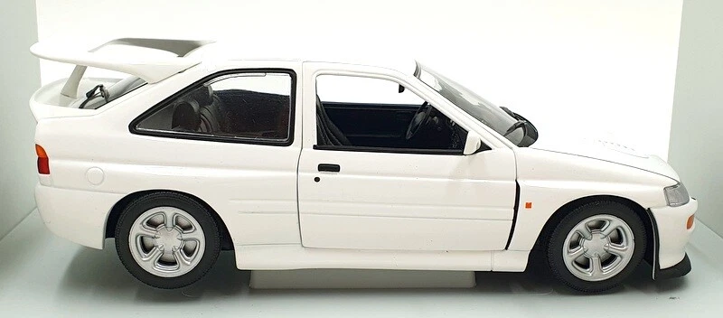 UT Models 1/18 Scale Diecast 180 082103 Ford Escort Cosworth 1992 - White - Image 4 of 4