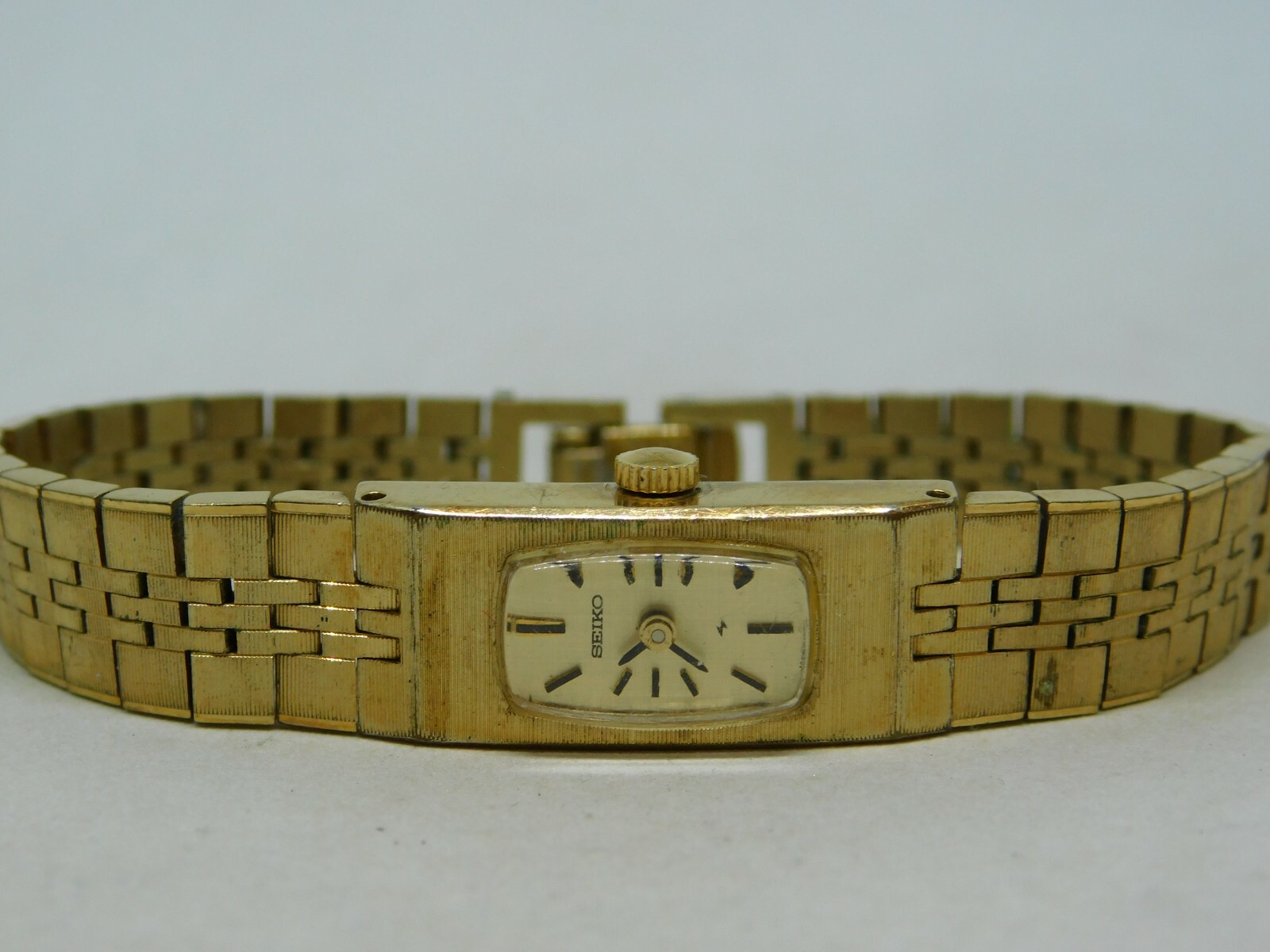 Vintage Seiko 15203339 Windup Analog Women's Watch Sz. 6 1/2'' For