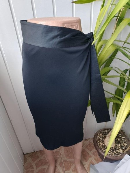Women Gianfranco Ferre Skirt Black Silk 34 / XS /