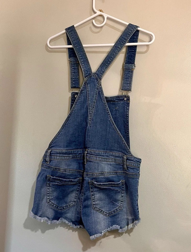 Pantalones cortos con tirantes Delias Denim para mujer talla mediana Foto 4 de 4