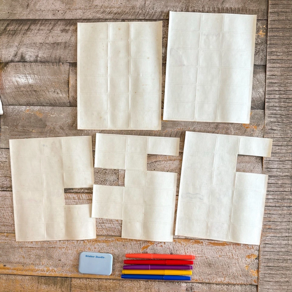 Kit de garabatos de pegatinas Pineapple Inc colorea tus propias hojas de pegatinas de colección LEER Foto 4 de 4