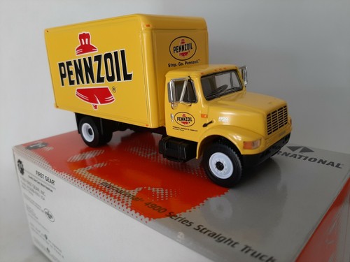 1/54 (1/50) o scale first gear 1997 International 4900 Box Van Pennzoil truck - Picture 4 of 7