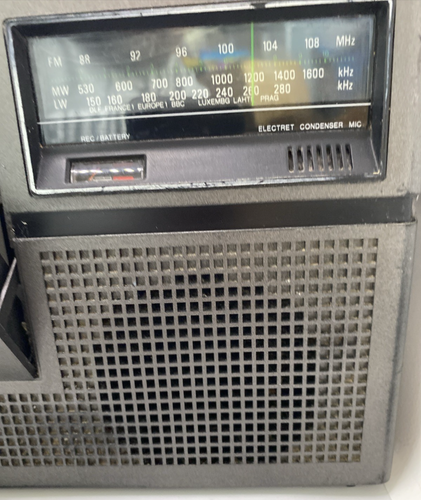 Vintage Sony CF-310L Radio Cassette Player - Picture 3 of 13