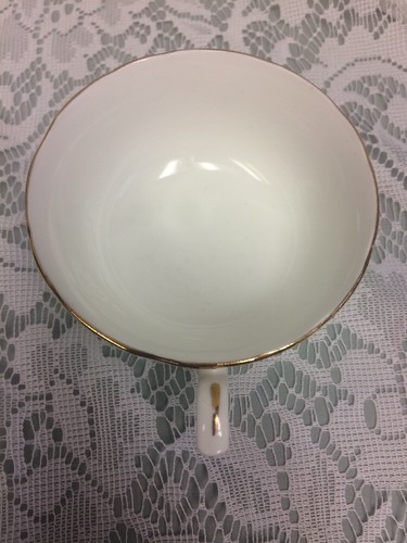 Impresionante taza y platillo floral Clarence England Bone China rosa y azul prímula - Imagen 4 de 8