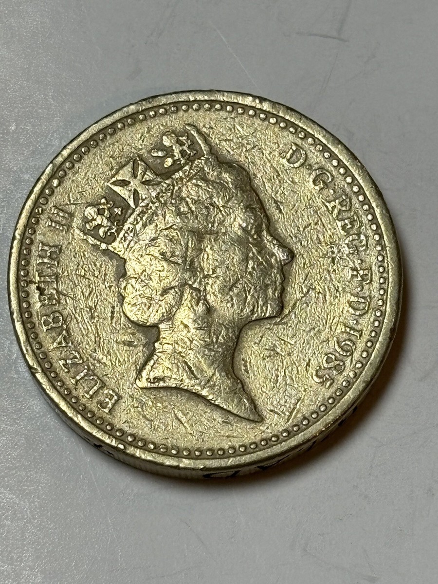 1985 United Kingdom Queen Elizabeth II One Pound Coin Welsh