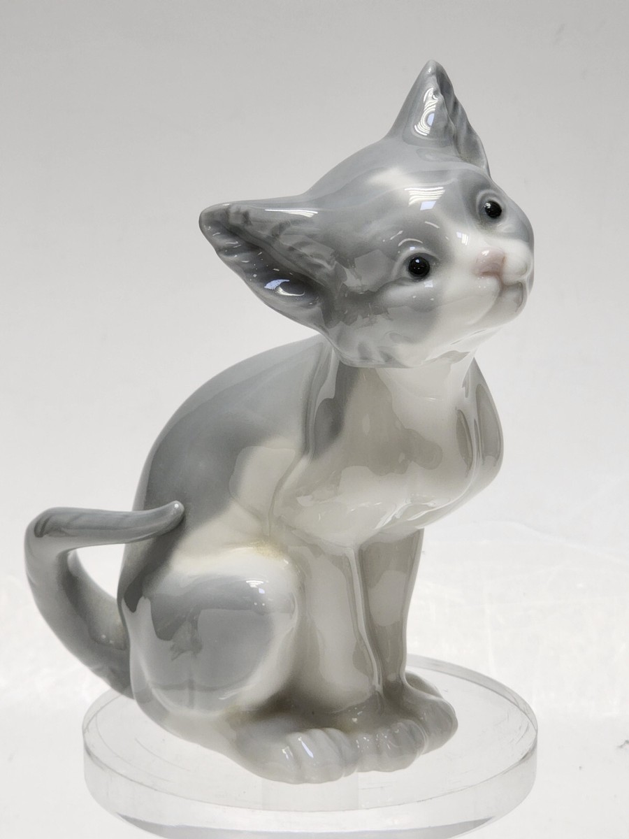 VINTAGE LLADRO CAT Type 414 FEED ME #5114 CAT FIGURINE ~ 8.25