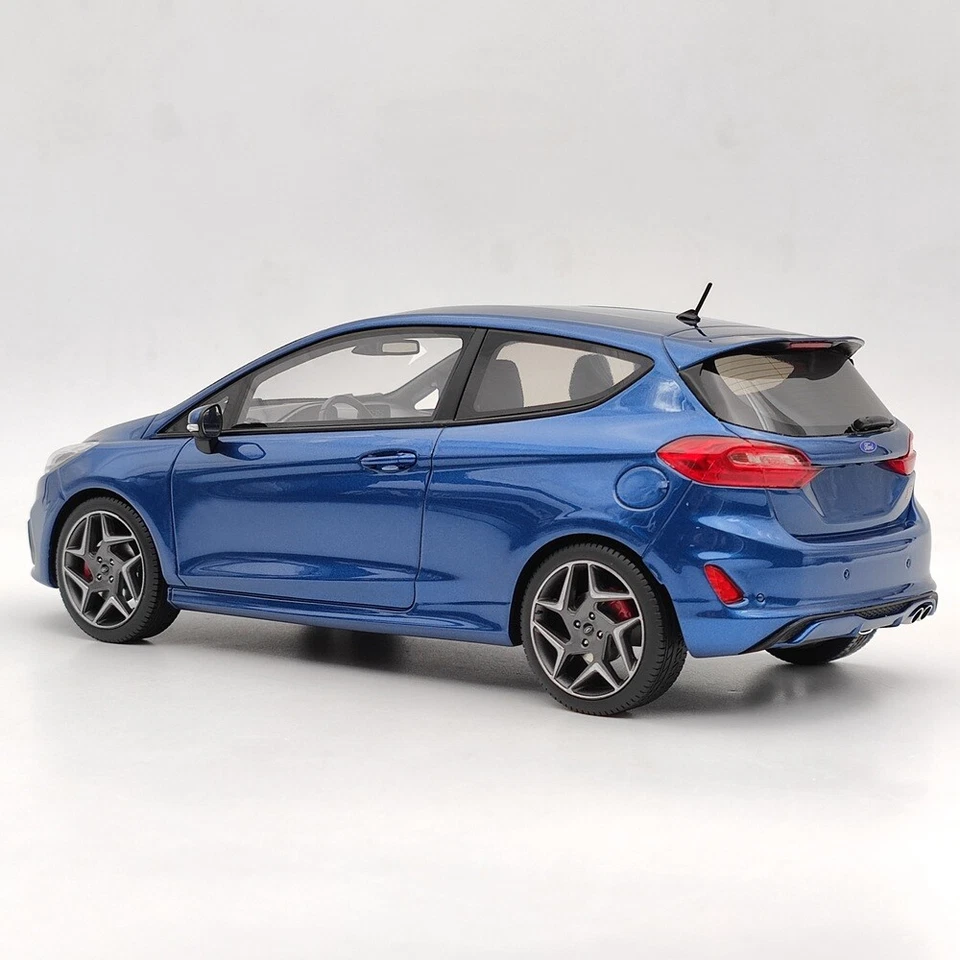 DNA Collectibles 1/18 Ford Fiesta ST 2020 DNA000092 Resin Model Car Limited Blue - Image 3 of 4
