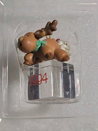 1994 Carlton Cards Christmas Ornament "Ice Pals" 3rd In Series - Picture 3 of 4