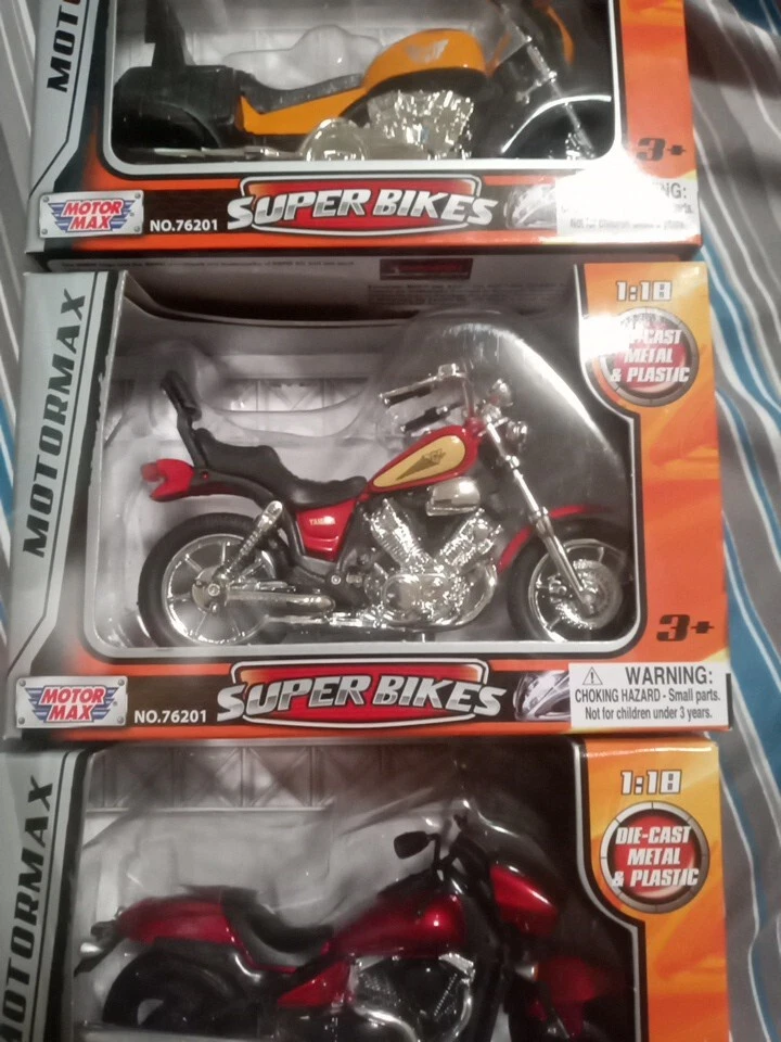 Lote de 3 bicicletas Motor Max SUPER BIKES 1/18 Yamaha  Foto 3 de 4