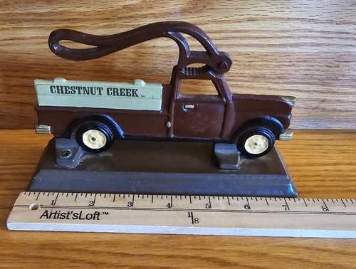 VTG Houston Harvest Gift Chestnut Creek Nut Cracker 2004 Farmhouse Decor 7.5x2" - Picture 9 of 10