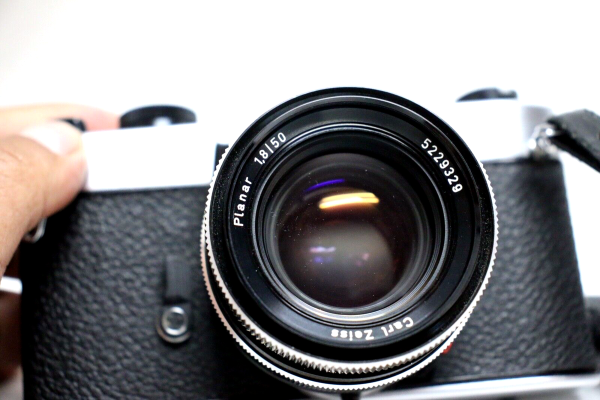 Rolleiflex SL35 with Carl Zeiss planar 50mm f/1.8 lens MADE IN