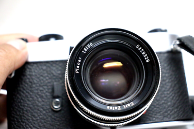 Rolleiflex SL35 with Carl Zeiss planar 50mm f/1.8 lens MADE IN
