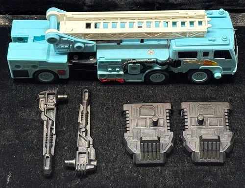 Vintage 1986 Hasbro Transformers G1 Hot Spot Protectobot Blue Fire Truck + Parts