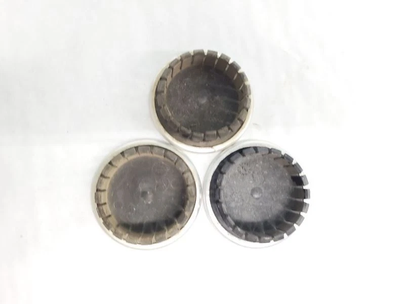 Tapacubos central de 3 ruedas Saturn Aura Lon OEM P.N. 9595157  Foto 3 de 4