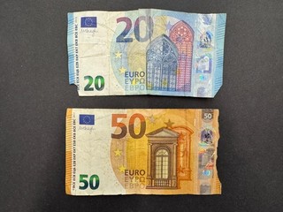Beschädigter Euro Banknotensatz (2) LOT: 3105 02