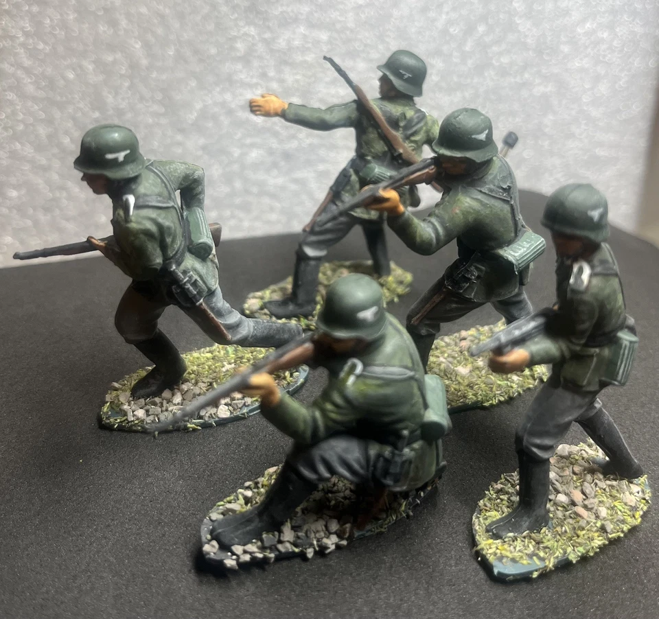 Airfix 1/32 German Infantry Vintage Plastic Model Toy Soldiers Painted And Based - image 3 of 3