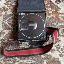 Sony D-7 Discman Portable CD Player w Discman Carry Cover