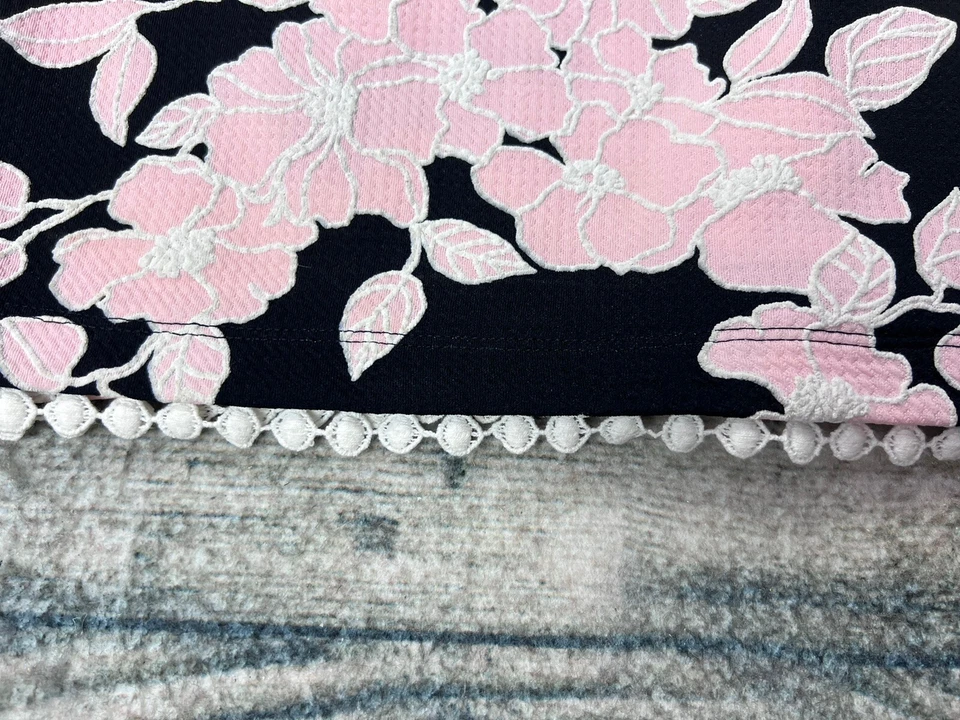 Vestido Chetta B Mujer Mediano Rosa Negro Texturizado Floral Foto 2 de 4