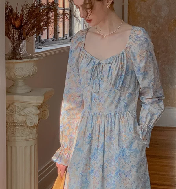 VETEMENTS Abiti donna stampa floreale scollo quadrato manica lunga vita media alta cotone