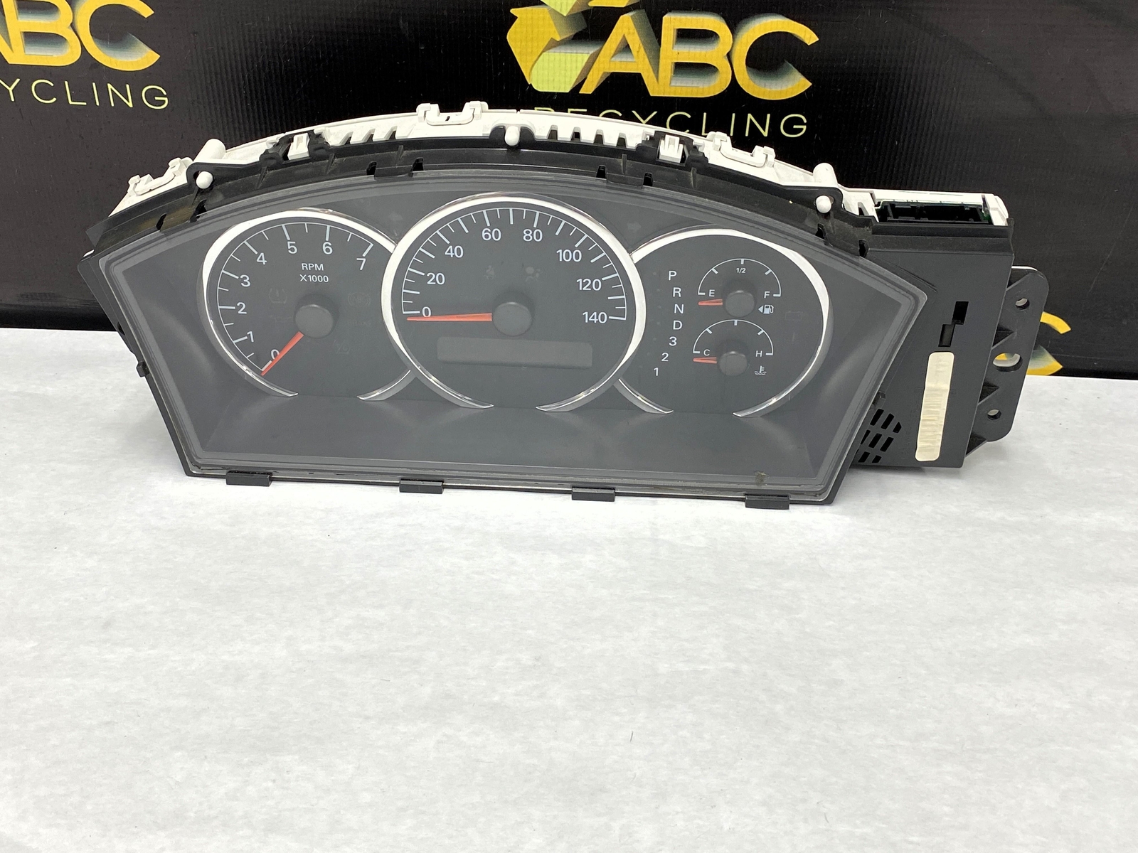 20082009 Buick Lacrosse Speedometer Instrument Cluster ID 25807575 OEM