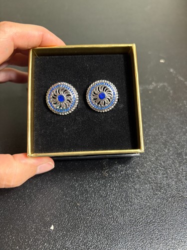 GENTLEMAN'S GURU Silver Plated Blue Crystal Cuff Links - Picture 2 of 5