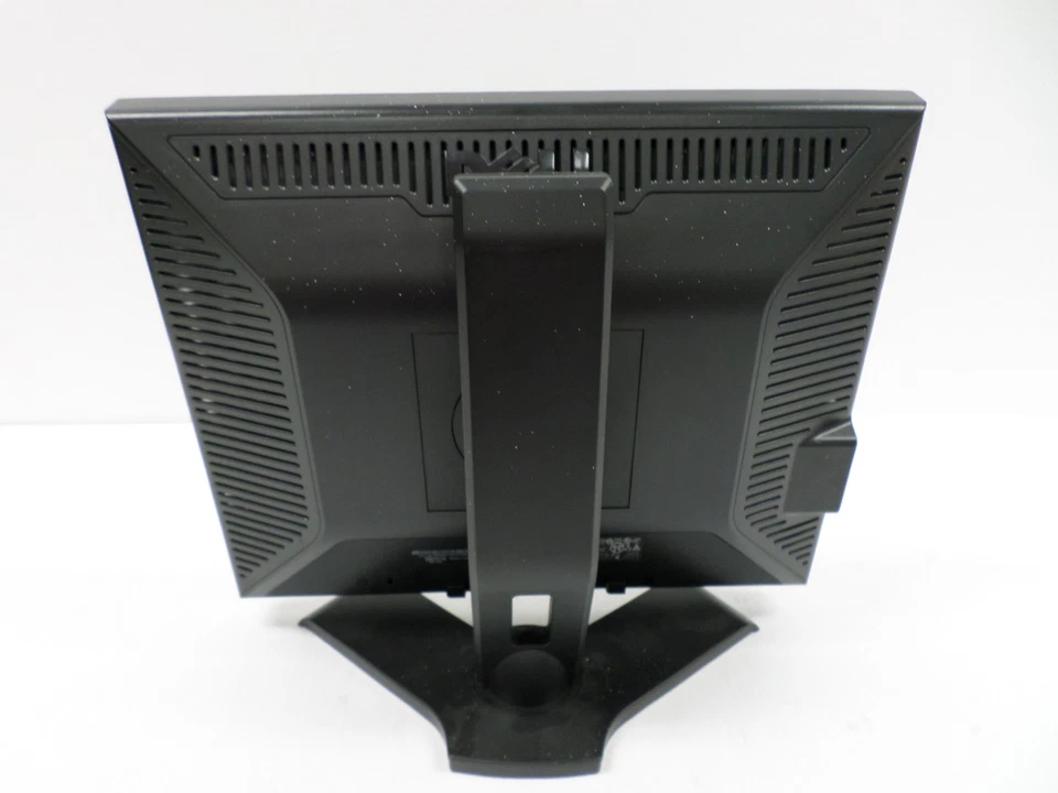 Dell 19" P190st 1280 x 1024 LCD Monitor w/ Adjustable Height Swivel Base - Image 4 of 4