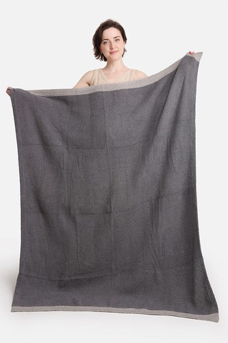 ScarvesMe Oversized Luxus Weich Einfarbig Wohndecke mit Farbborte - Bild 6 von 17