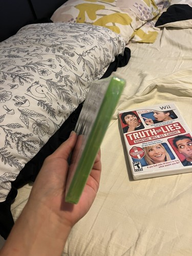 Defiance ( Xbox 360 ) Brand New - Picture 3 of 4