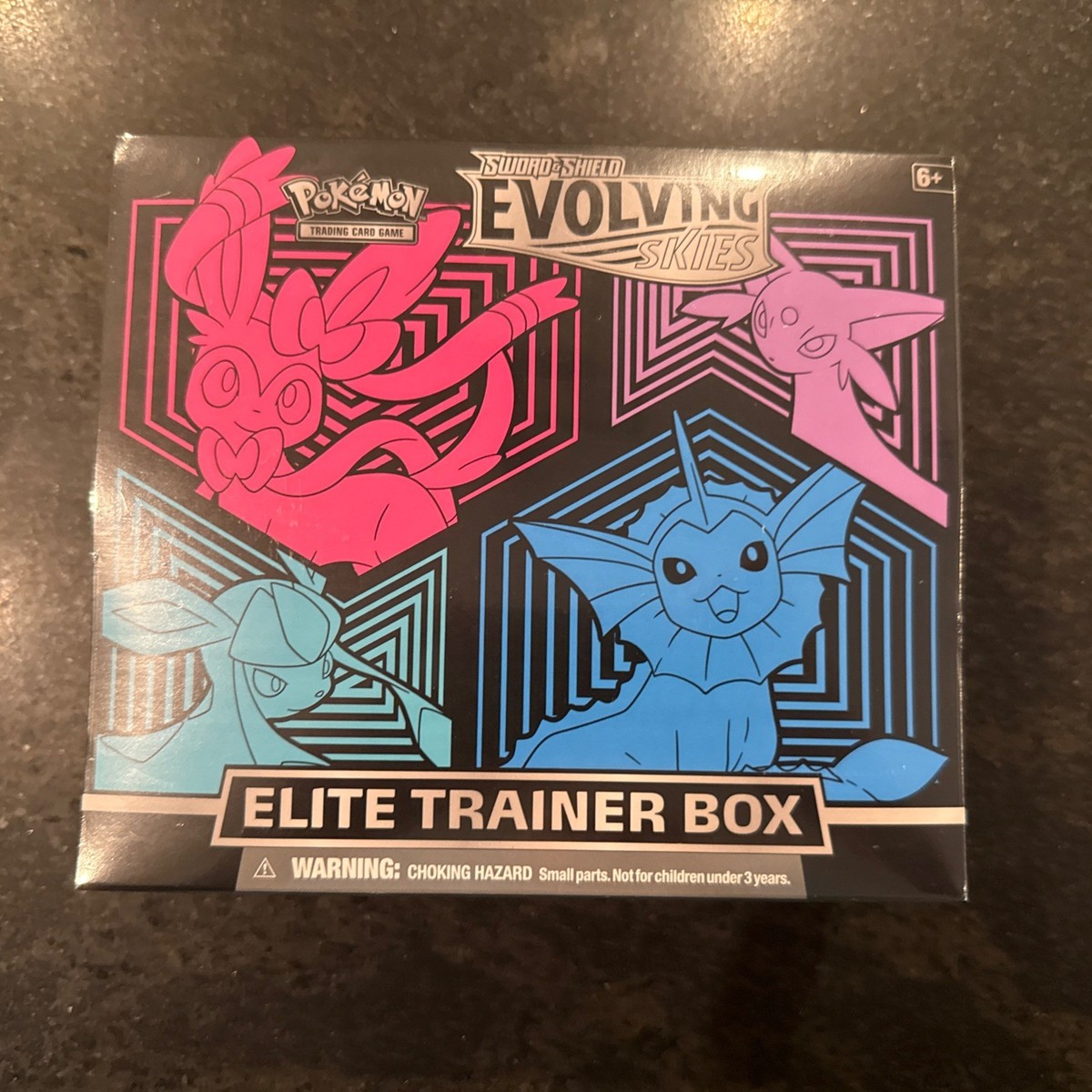 Nintendo Pokémon TCG Sword & Shield Evolving Skies Elite Trainer