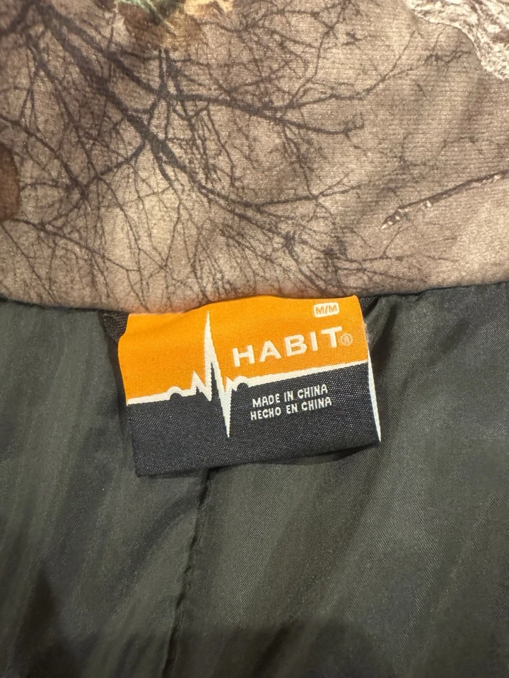 Habit Realtree Camo Warm Hunting Coat Medium great Condition With Hood - Image 2 of 2