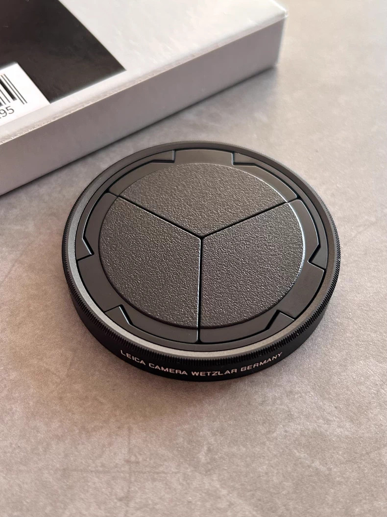 Genuine Leica Auto Lens Cap for D-LUX-8, D-LUX-7, D-LUX Typ 109