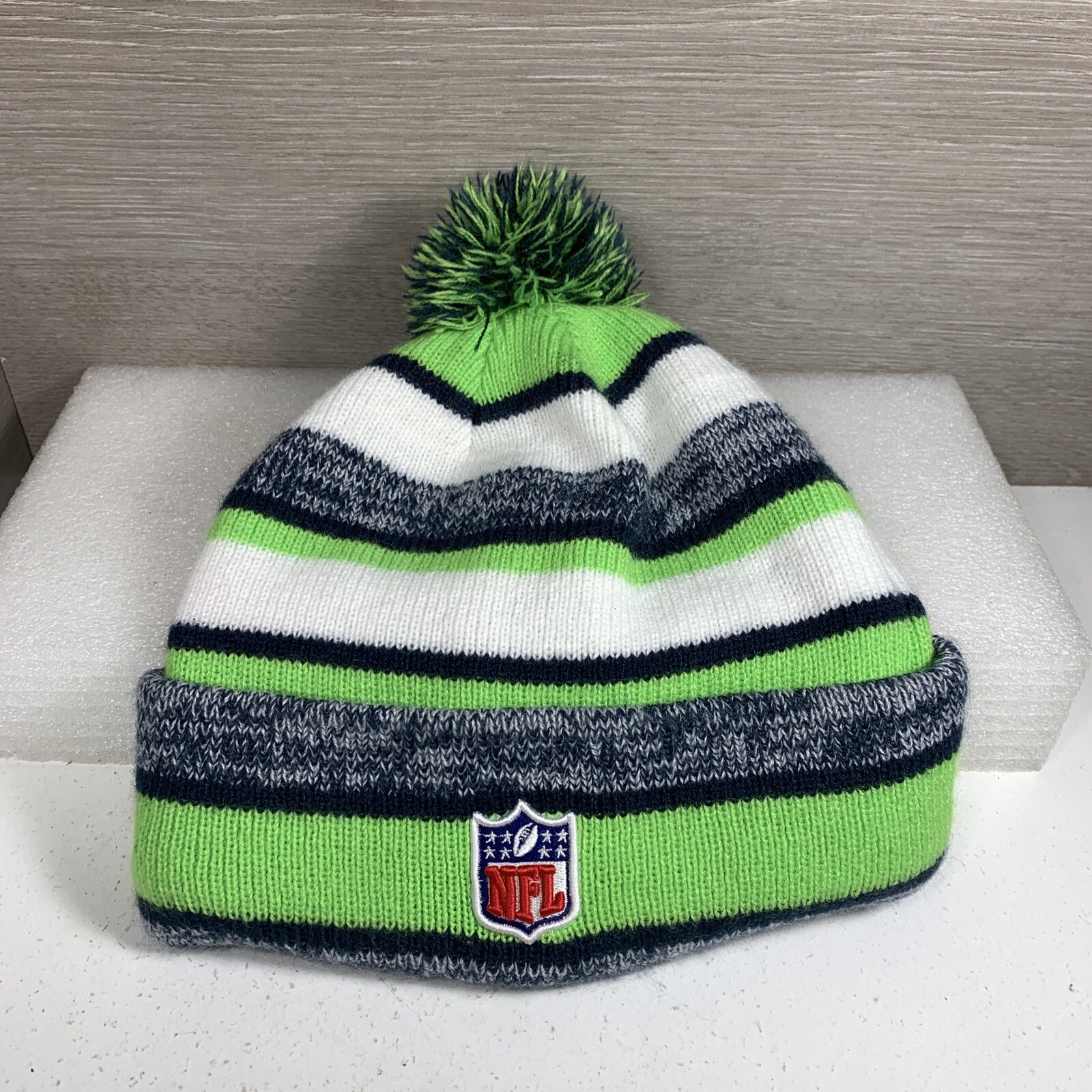 New Era SEATTLE SEAHAWKS Green/White NFL FOOTBALL BEANIE Winter