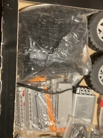 LEGO TECHNIC: Mercedes-Benz Unimog U 400 (8110)