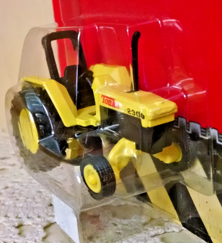 TONKA TRACTOR 2300 NEW 2008 HASBRO MAISTO YELLOW #15161 DIE CAST METAL PLASTIC. - Picture 8 of 12