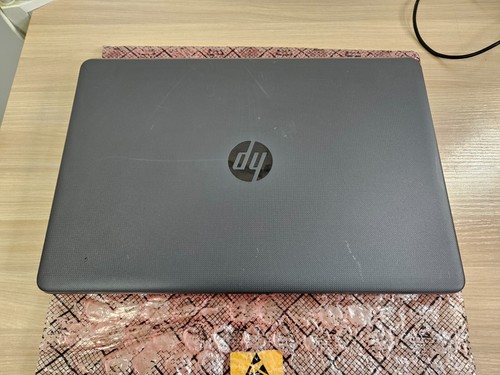 HP 255 G6 - AMD A9 Radeon R5 - 8GB Ram - No Storage - Picture 11 of 24