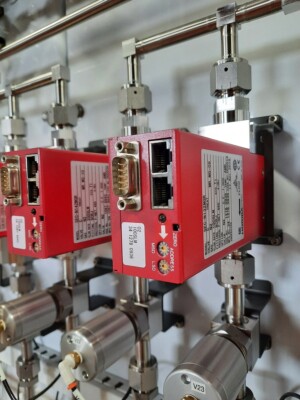 Horiba mass flow controller, SEC-N132MGR CT1 MR.MG-09 100SLM 8CRJ O2