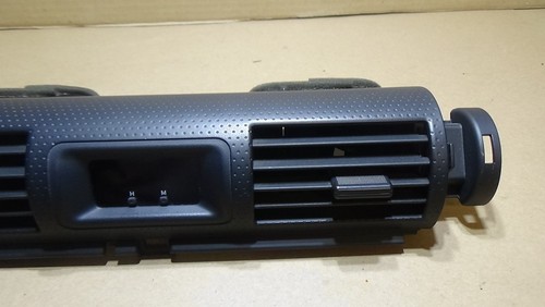 2007-2014 Toyota FJ Cruiser Center Dash Clock Air Vents - Picture 2 of 9