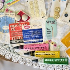 Vintage Sewing Notions Lot Singer Needles Buttons Snaps Pins Hooks Mending NOS