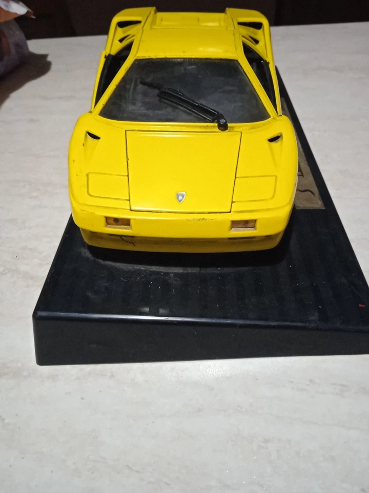 Lamborghini Diablo 1/18 Maisto Lamborghini Countach 5000 Polistil 1/18 - Immagine 2 di 4