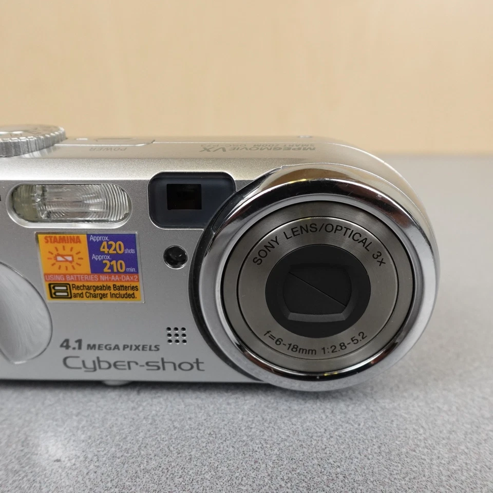 Retro Sony Cyber-Shot DSC-P73 4.1 Digital Point-And-Shoot Camera Parts/Repair - Image 3 of 4