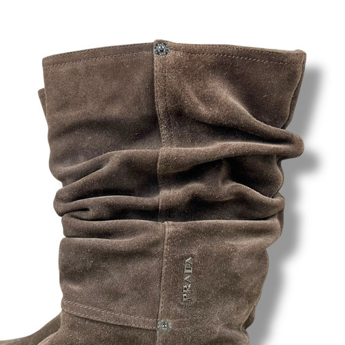 Stivali Prada marroni scamosciati pelle slouch boots metà polpaccio pieghettati taglia 38,5 7,5 US - Foto 2 di 9