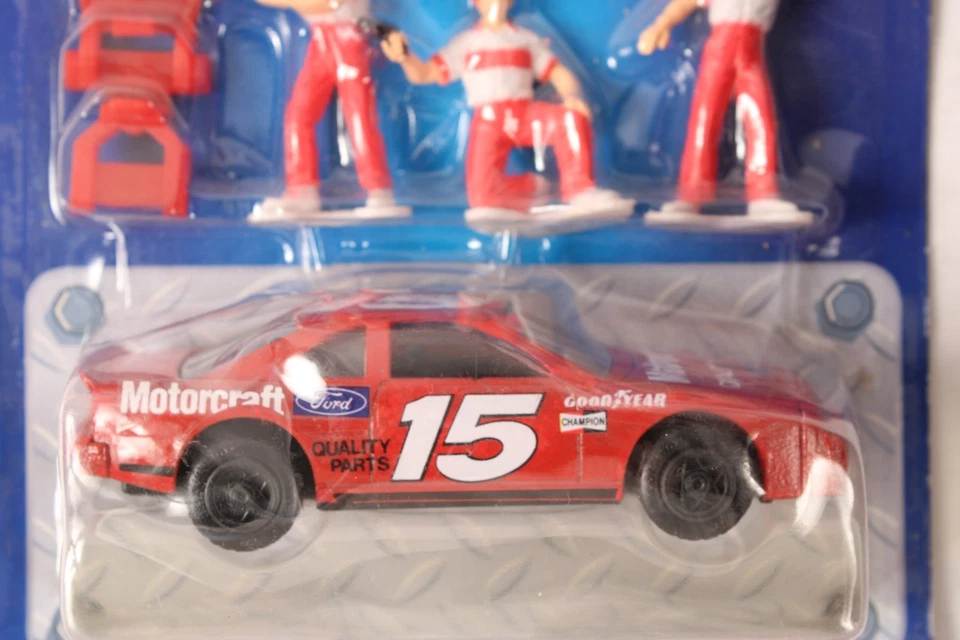 Tootsietoy 1992 1/43 carrocería dura NASCAR #15 Geoff Bodine Victory Lane Ford Foto 2 de 4