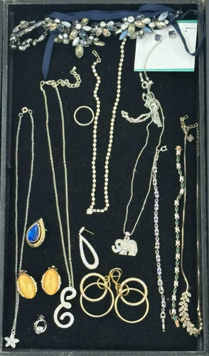 Vintage RHINESTONES/CRYSTALS JEWELRY Lot - Necklaces Rings Watch Earrings Brooch - Picture 3 of 7