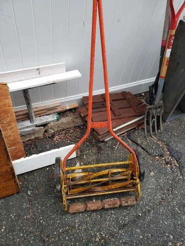 vintage rotary push behind lawn mower (needs tune-up)