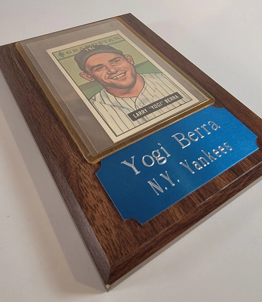 Tarjeta de reimpresión Yogi Berra Player Plaque 51 Bowman Dover Foto 3 de 4