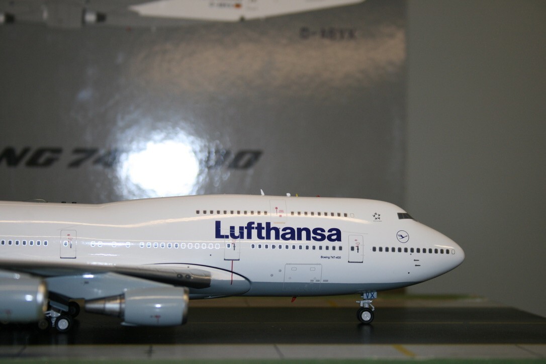 航空機・ヘリコプター Lufthansa Boeing 747-400 1/200 www.JetCollector.com: JFOX LUFTHANSA B747-400 w/stand D-ABVZ