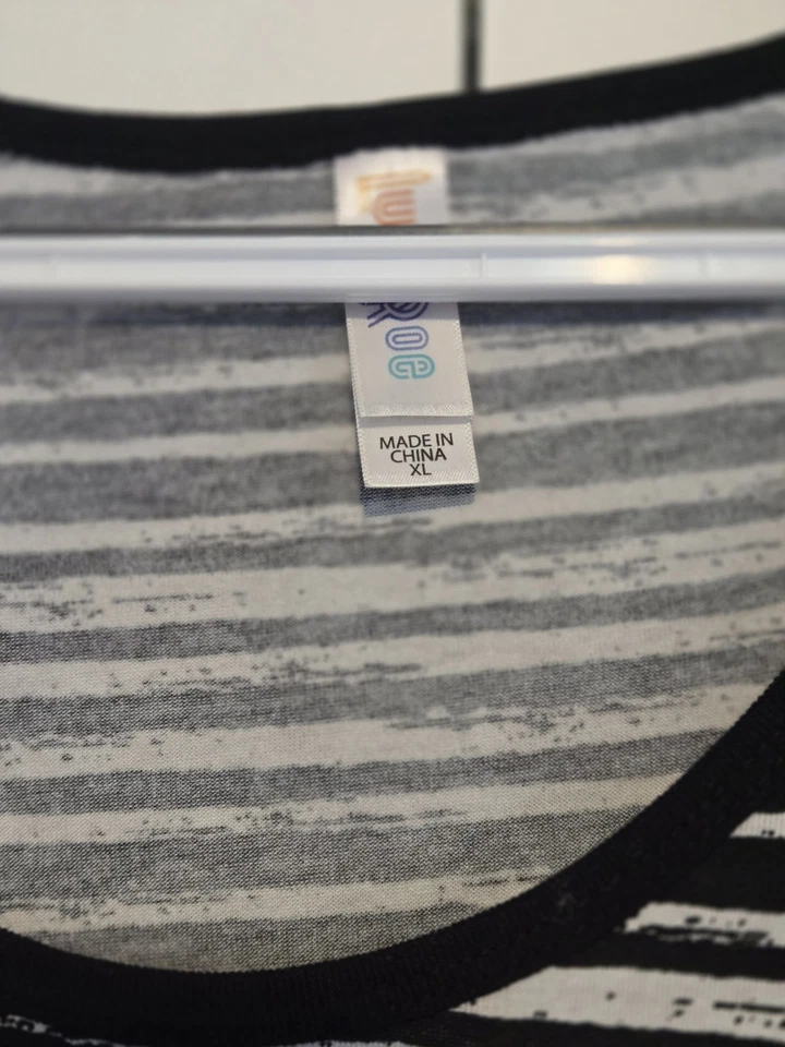 Top de manga larga a rayas blanco y negro LuLaRoe - Talla XL Foto 2 de 4